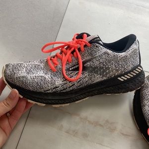 Adrenaline 21 Brooks running shoes